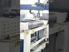 স্পঞ্জ টাইটানিয়াম ইলেকট্রোড ব্লক welded হচ্ছে